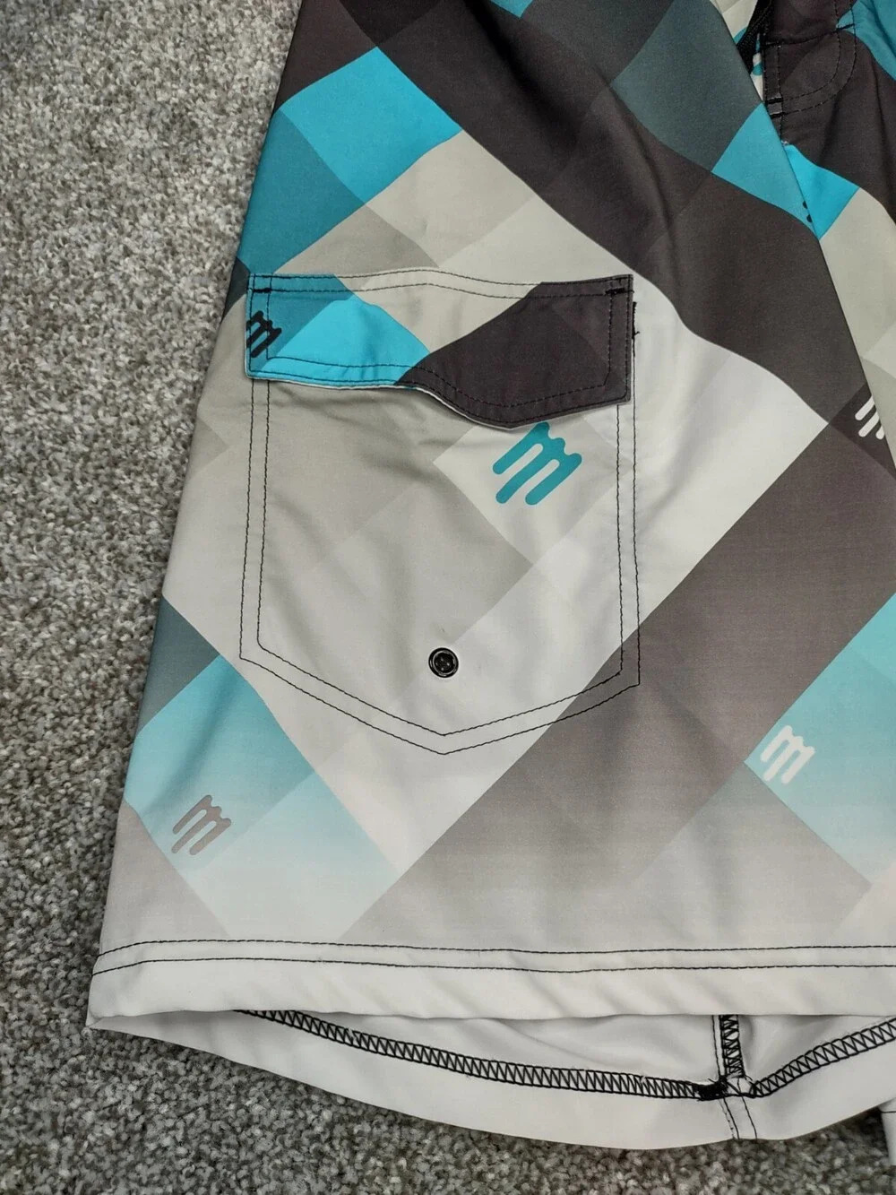 brody board shorts*